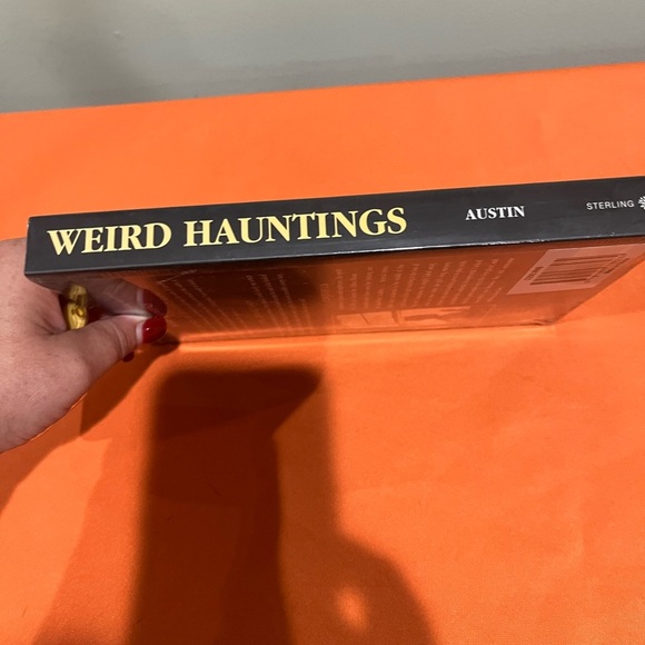 Weird Hauntings: Ghostly Tales Book - Picture 3 of 6